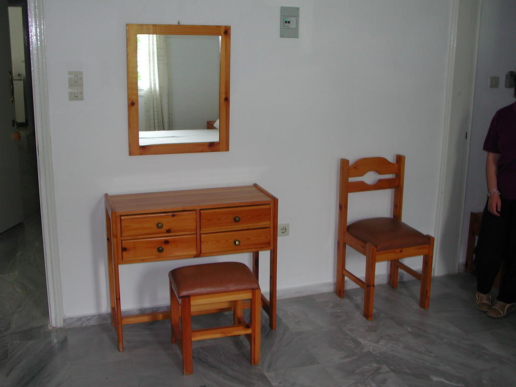Paralia Agias Foteinis To Kamari 아파트 객실 사진